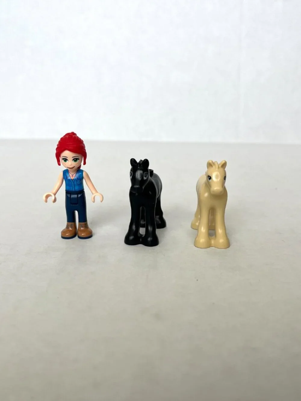 LEGO Friends Mia's Foal Stable 41361 RETIRED